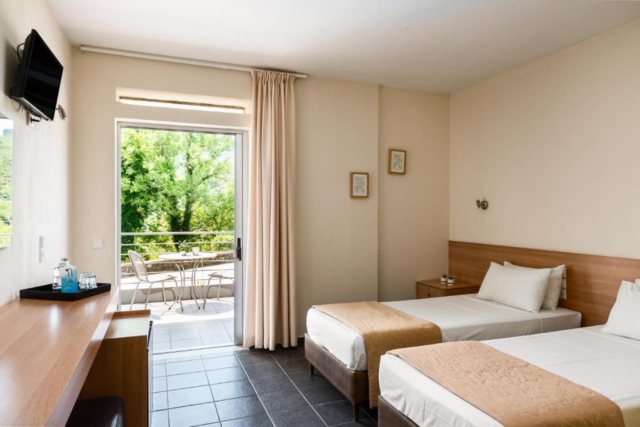 Gefiri Plakas Hotel Bagian luar foto