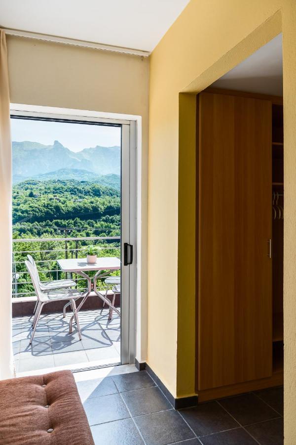 Gefiri Plakas Hotel Bagian luar foto